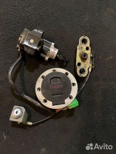 Замки комплект Suzuki SV 400/650 99-01