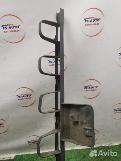 Усилитель бампера Ford C-Max хетчбек 1.6 jqda 2011