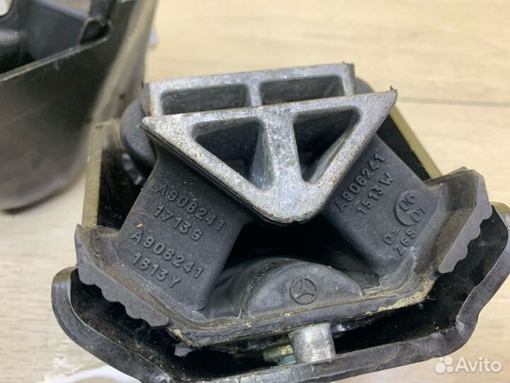Подушка двигателя Mercedes Sprinter W907 OM642
