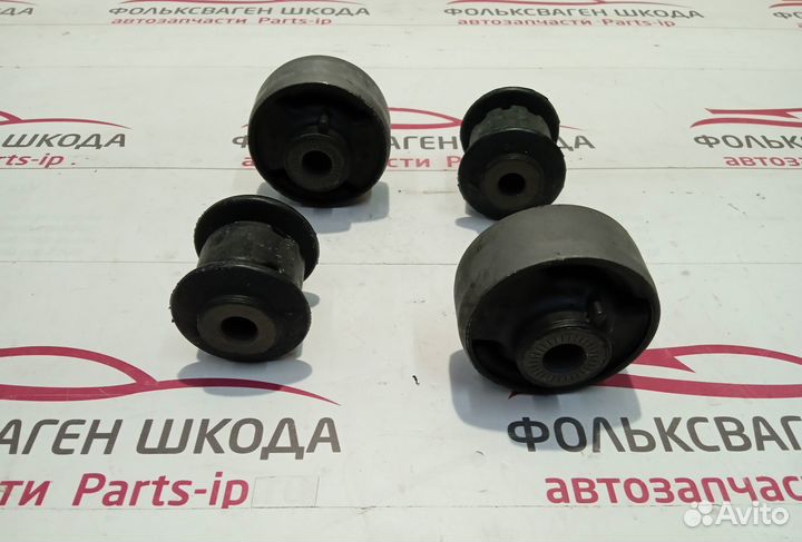 Комплект сайлентблоков переднего рычага VAG