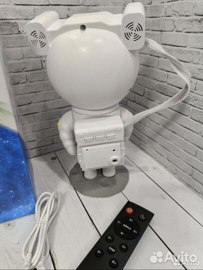 Ночник-проектор астронавт