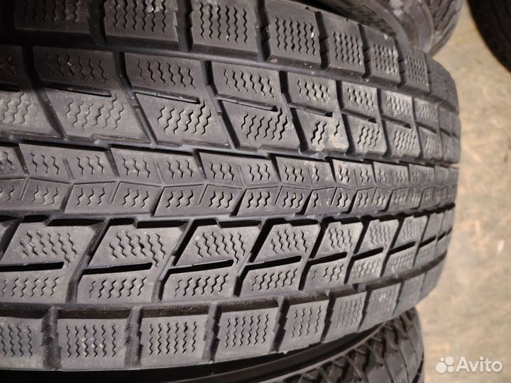 Dunlop Winter Maxx SJ8 215/65 R16