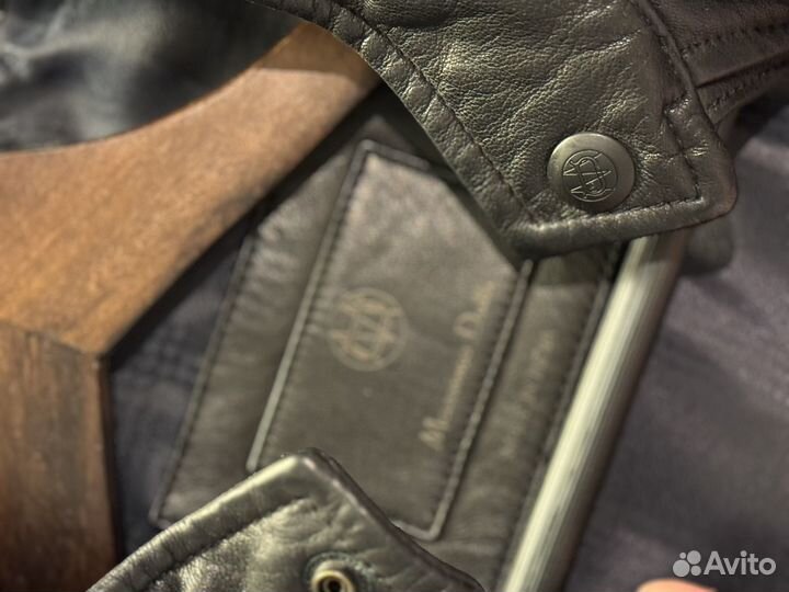 Кожаная куртка черная