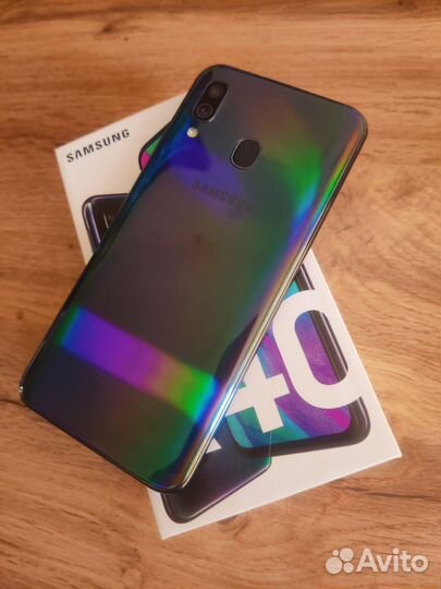 Samsung Galaxy A40, 4/64 ГБ