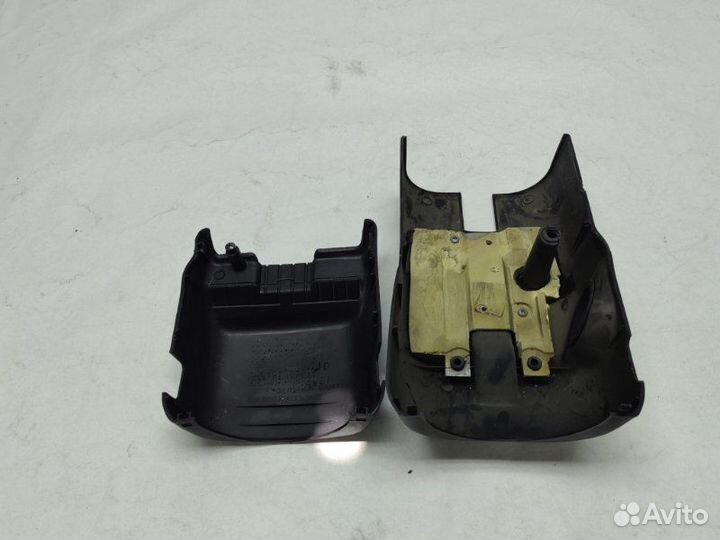Кожух рулевой колонки Mitsubishi Carisma DA1A 4G92