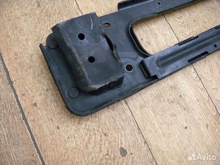 Усилитель бампера Mercedes W463 Мерседес Гелендваг