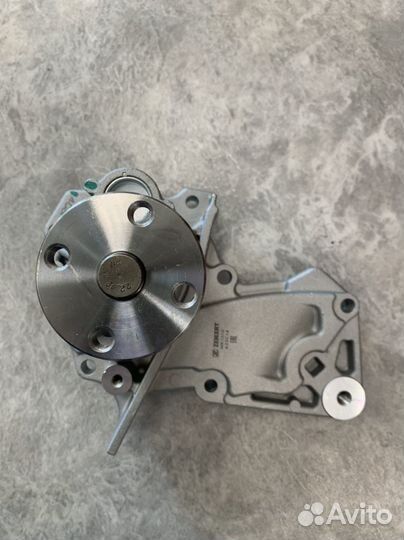 Помпа форд фокус 2 1,6 водяной насос