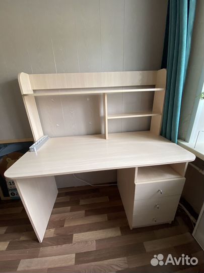 Письменный стол