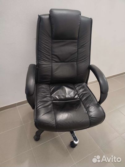 Кожанное кресло руководителя офисное компьютерное