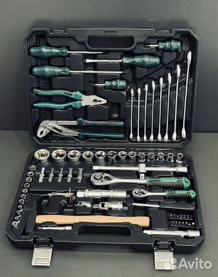 Набор инструментов для автомобиля