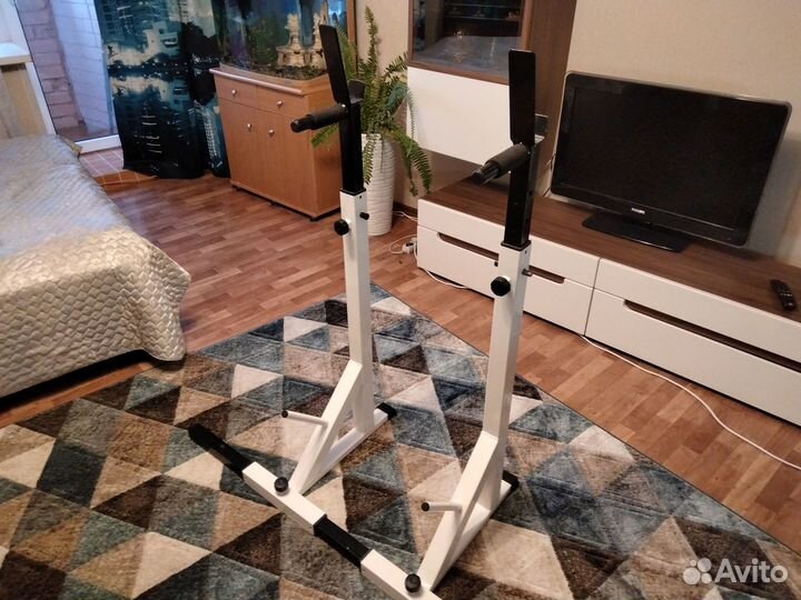 Стойки под штангу для жима и приседа