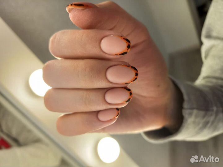 Наращивание ногтей / маникюр