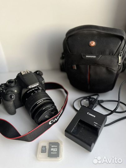 Зеркальный фотоаппарат Canon EOS 1200D