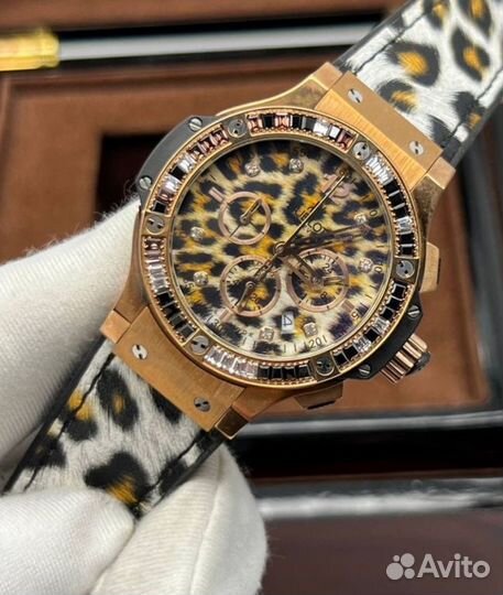 Часы женские кварцевые красивые