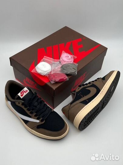 Air Jordan 1 Low x Travis Scott black-brown
