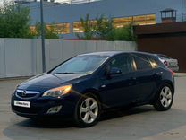 Opel Astra 1.6 MT, 2011, 200 000 км, с пробегом, цена 660 000 руб.