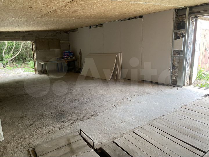 Гараж, > 30 м²