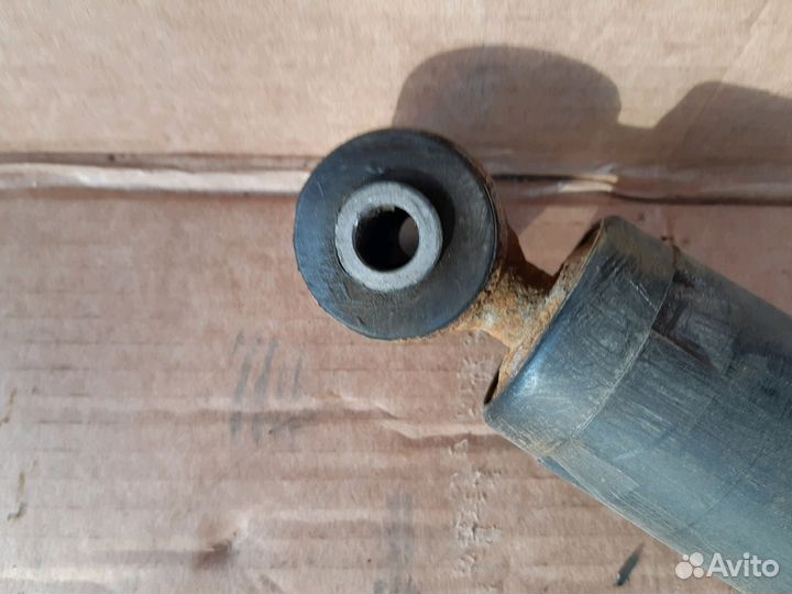 Амортизатор задний Опель Зафира А