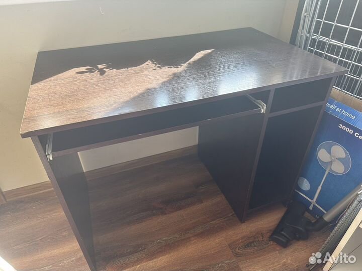 Письменный стол за самовывоз