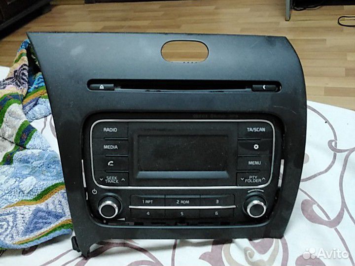 Продаю магнитолу Киа Церато 2015г