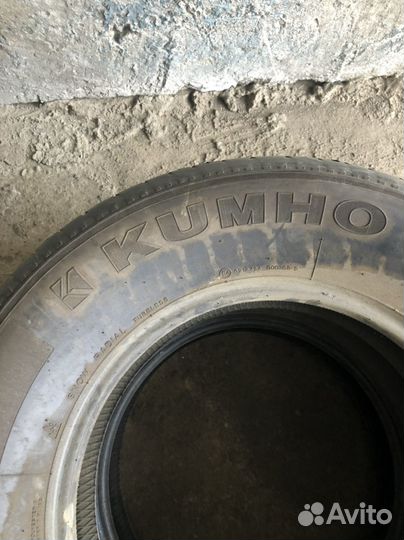 Kumho I'Zen Stud Snow KW11 235/70 R16