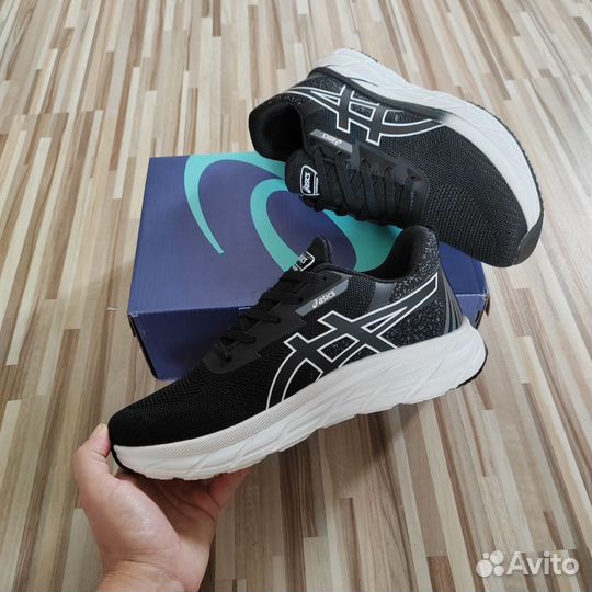 Кроссовки asics