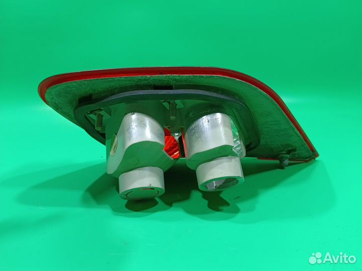 Фонарь внутренний левый для Mitsubishi Carisma