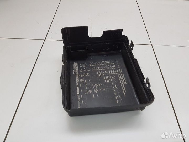 Крышка предохранителей (Genesis G80 I)