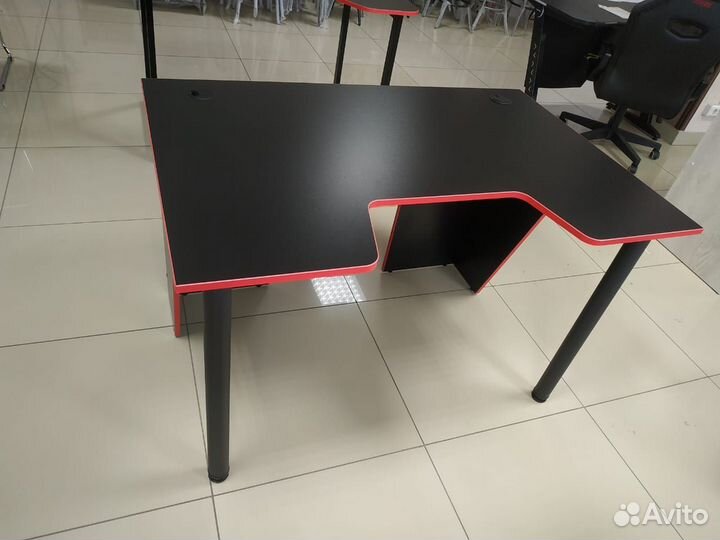 Игровой компьютерный стол 1 с бесплатной доставкой
