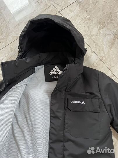 Куртка новая весна осень adidas 146