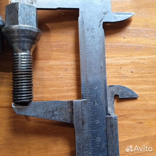 Болты для литых дисков