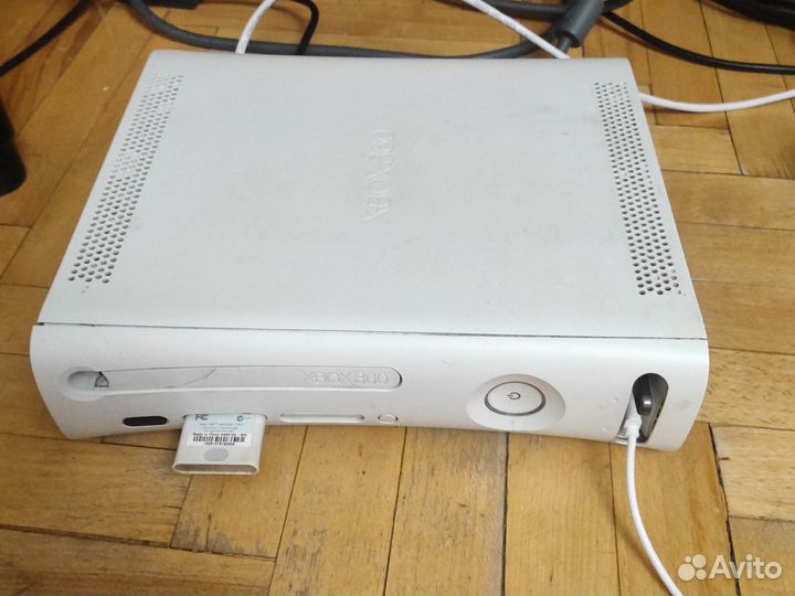 Продаю Xbox 360,в профиле есть на него диски