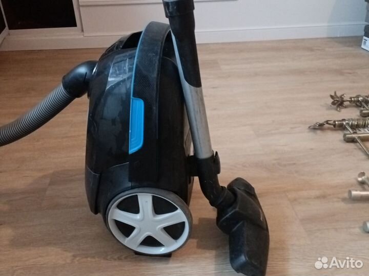 Робот пылесос Philips fc8585