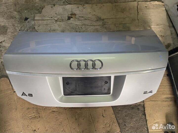 Крышка багажника серебро Audi A6 С6 2.4