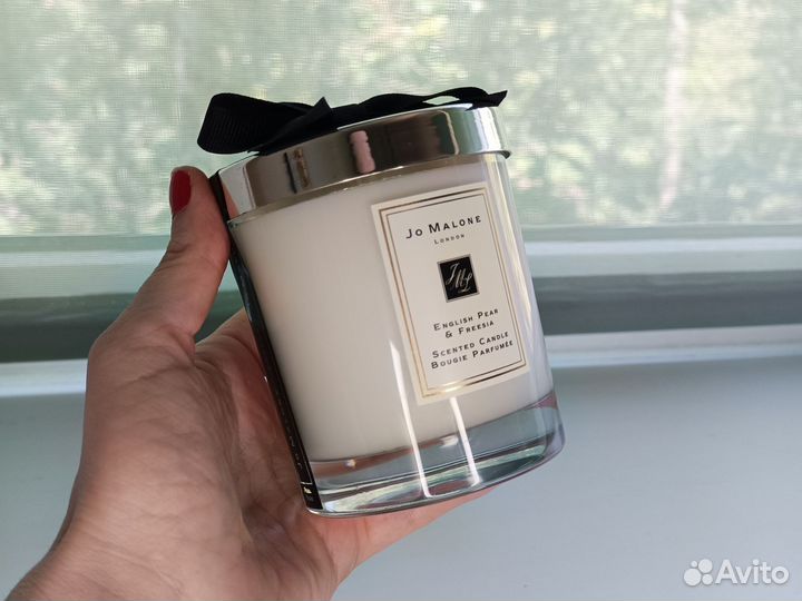 Свеча Jo Malone English Pear & Freesia