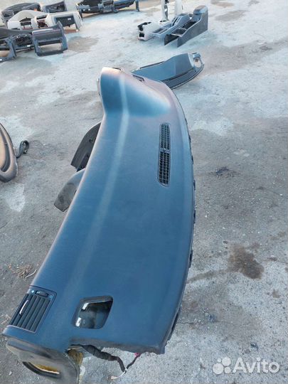 Панель приборов торпедо Audi A8 D2