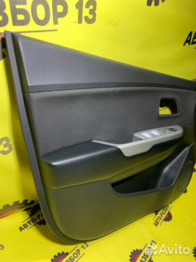 Обшивка двери передняя левая Kia Rio 3 QB G4FC