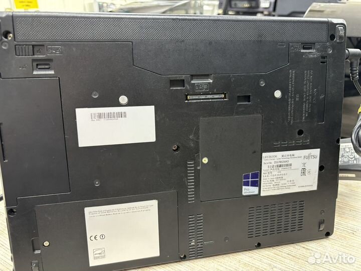 Fujitsu LifeBook E736