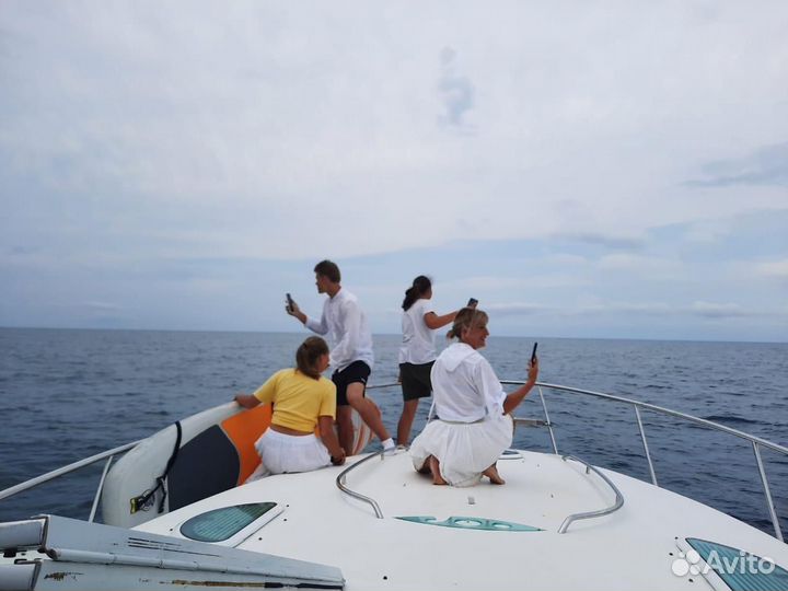 Морская экскурсия на большой яхте