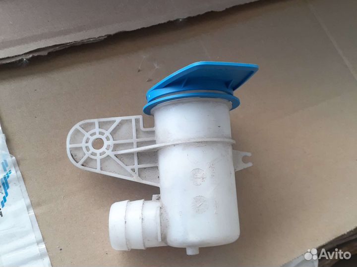 Горловина бачка омывателя VW Golf Plus 2005-2014