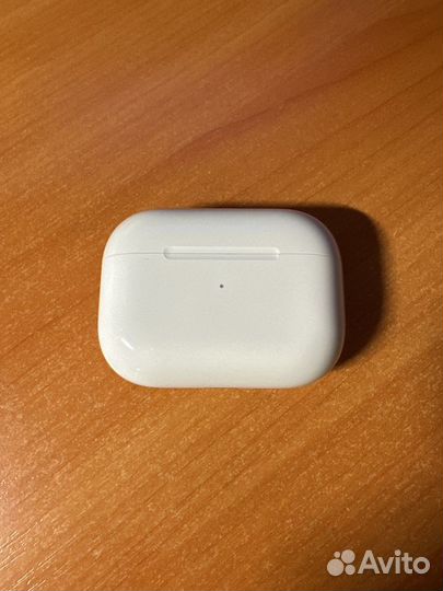 Зарядный кейс AirPods Pro (2nd generation, 2022)