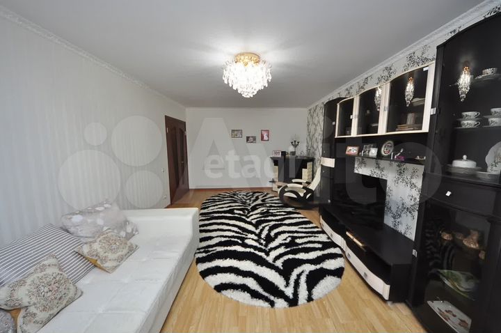 2-к. квартира, 70,2 м², 1/6 эт.