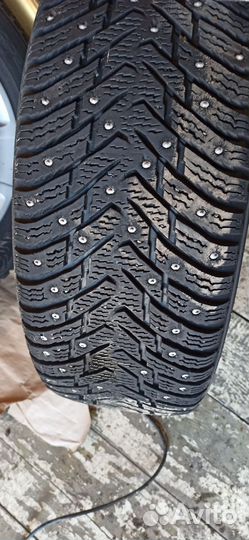 Nokian Tyres Hakkapeliitta 8 215/60 R16