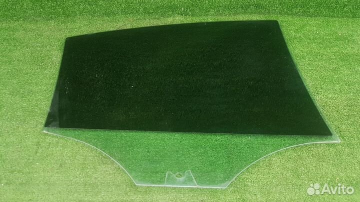 Стекло задней левой двери vw passat B6