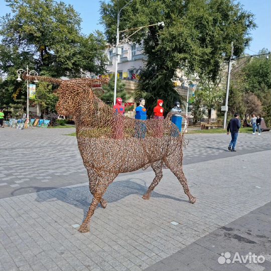 Фигурки из металлической проволоки