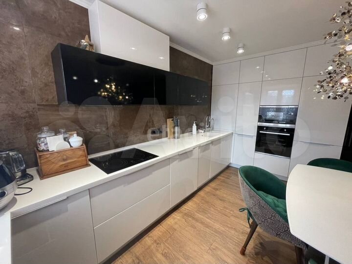 2-к. квартира, 70,2 м², 9/10 эт.