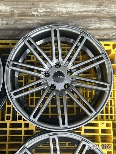 Диски R18 8J 5X114.3 et35 Vossen CV4