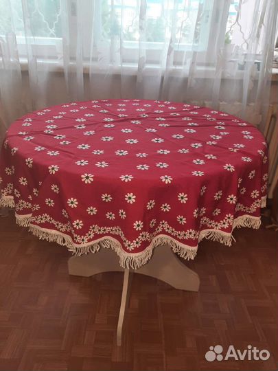 Круглые скатерти из французского сундука