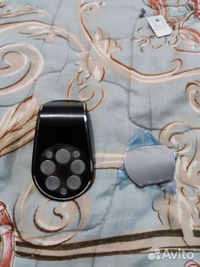 Магнитный держатель для телефона в машину