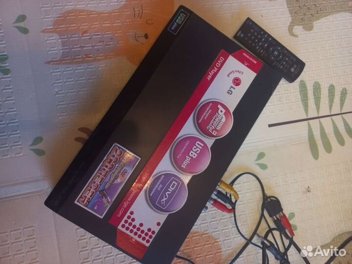 DVD плеер с караоке LG